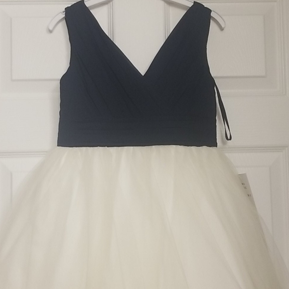 Girls formal dress - Picture 2 of 3